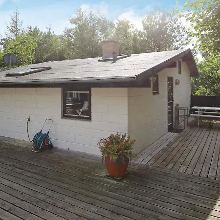 Hébergement de vacances 5 Person Holiday Home In H Jby
